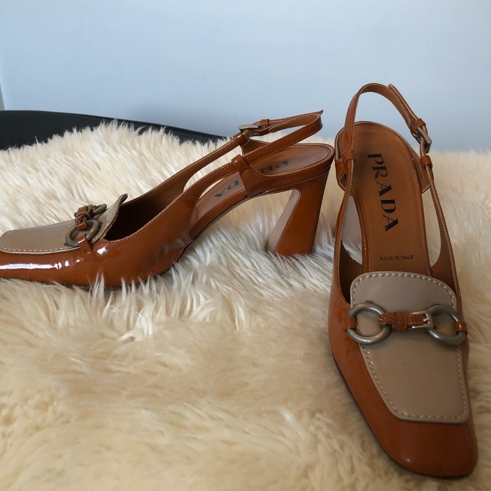 PRADA Patent Leather Two tone shoes with buckle. - Picture 5 of 7